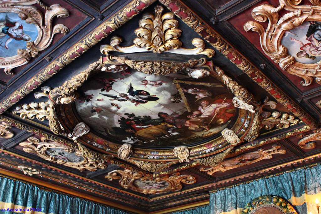 Ceiling art - angels announcing the birth of Christ