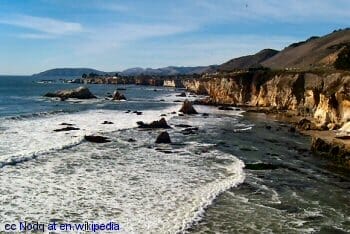 The view north from Pismo Beach to Shell Beach The view north from Pismo Beach to Shell Beach